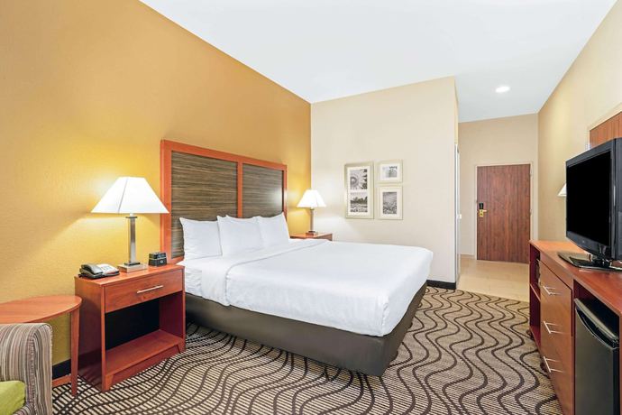 Imagen de la habitación del Hotel La Quinta Inn and Suites by Wyndham Midwest City - Tinker AFB. Foto 18