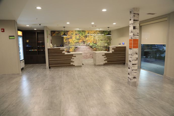Imagen de los interiores del Hotel La Quinta Inn and Suites by Wyndham Montgomery. Foto 19