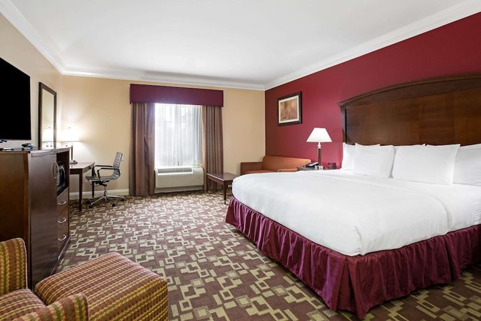 Imagen de la habitación del Hotel La Quinta Inn and Suites by Wyndham Moreno Valley. Foto 2