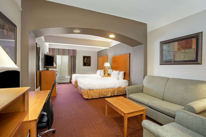 Imagen de la habitación del Hotel La Quinta Inn and Suites by Wyndham Norfolk. Foto 3