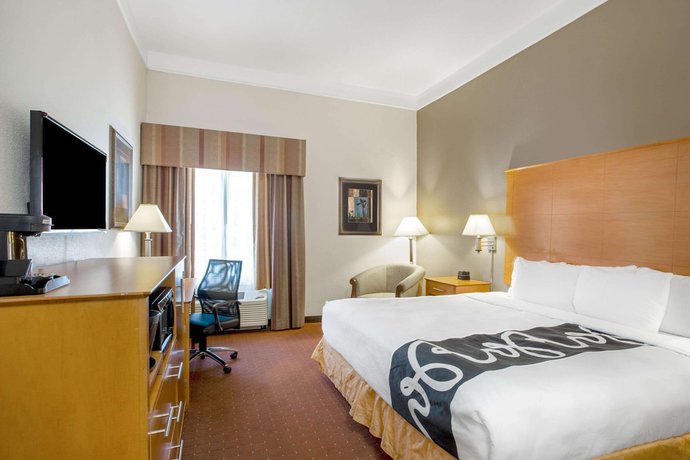 Imagen de la habitación del Hotel La Quinta Inn and Suites by Wyndham Norfolk. Foto 11