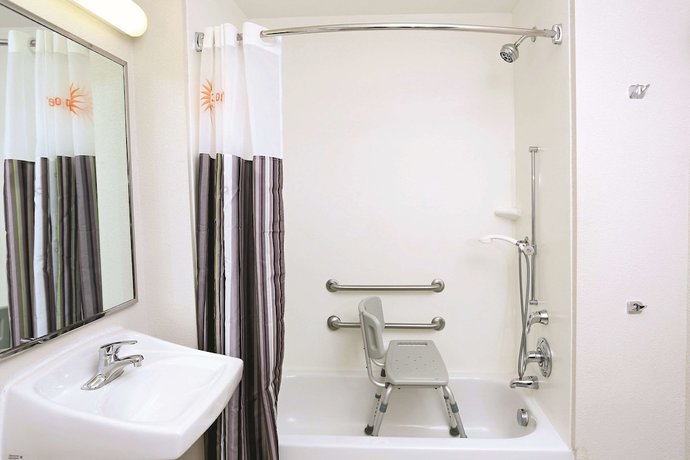 Imagen de la habitación del Hotel La Quinta Inn and Suites by Wyndham Norfolk. Foto 15