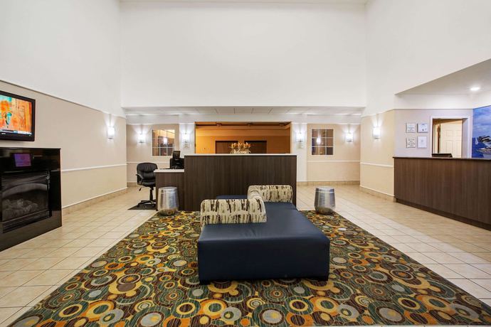 Imagen de los interiores del Hotel La Quinta Inn and Suites by Wyndham Norfolk. Foto 20