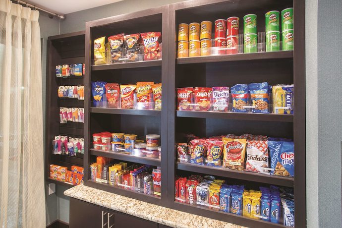 Imagen del bar/restaurante del Hotel La Quinta Inn and Suites by Wyndham O\'Fallon, IL - St. Louis. Foto 3