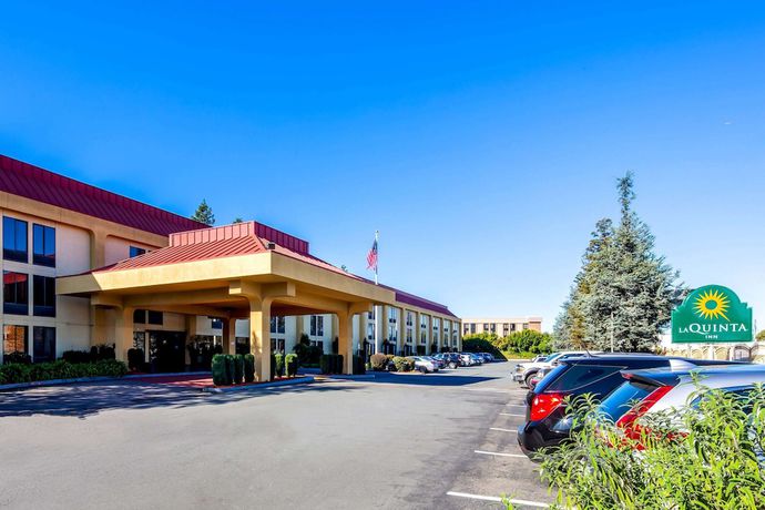 Imagen general del Hotel La Quinta Inn and Suites by Wyndham Oakland Airport Coliseum. Foto 1