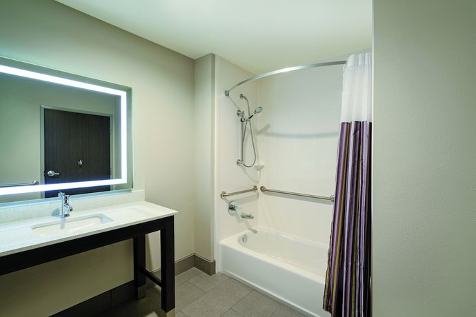 Imagen de la habitación del Hotel La Quinta Inn and Suites by Wyndham Opelika Auburn. Foto 10