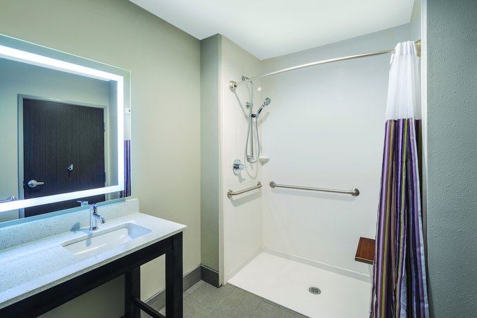 Imagen de la habitación del Hotel La Quinta Inn and Suites by Wyndham Opelika Auburn. Foto 16