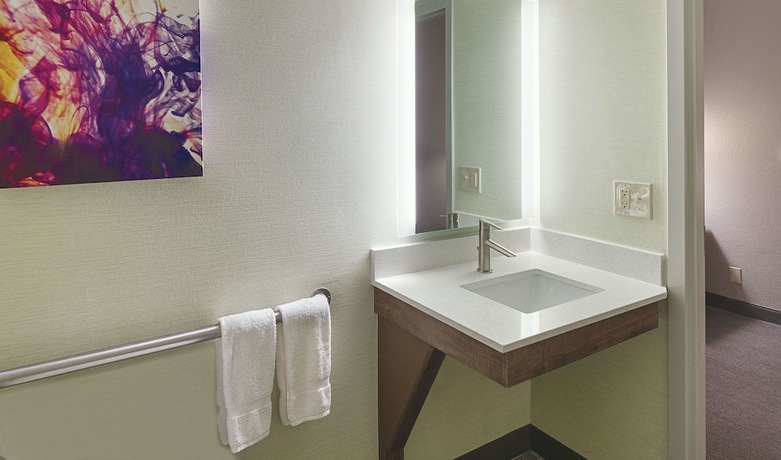 Imagen de la habitación del Hotel La Quinta Inn and Suites by Wyndham Orange County Airport. Foto 3