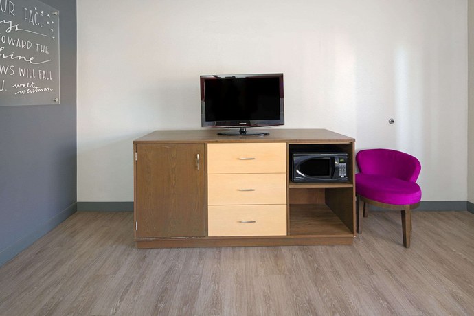 Imagen de la habitación del Hotel La Quinta Inn and Suites by Wyndham Orange County Airport. Foto 4