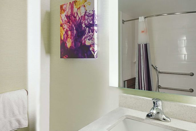 Imagen de la habitación del Hotel La Quinta Inn and Suites by Wyndham Orange County Airport. Foto 16