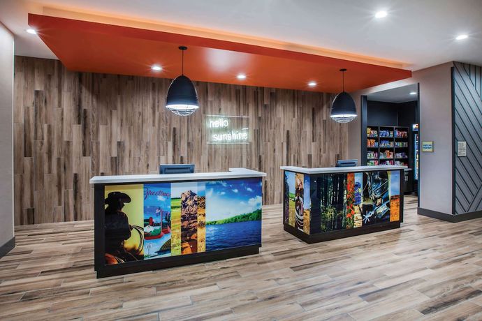 Imagen de los interiores del Hotel La Quinta Inn and Suites by Wyndham Owasso. Foto 18