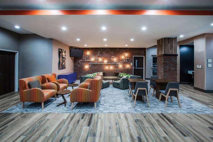 Imagen de los interiores del Hotel La Quinta Inn and Suites by Wyndham Owasso. Foto 20