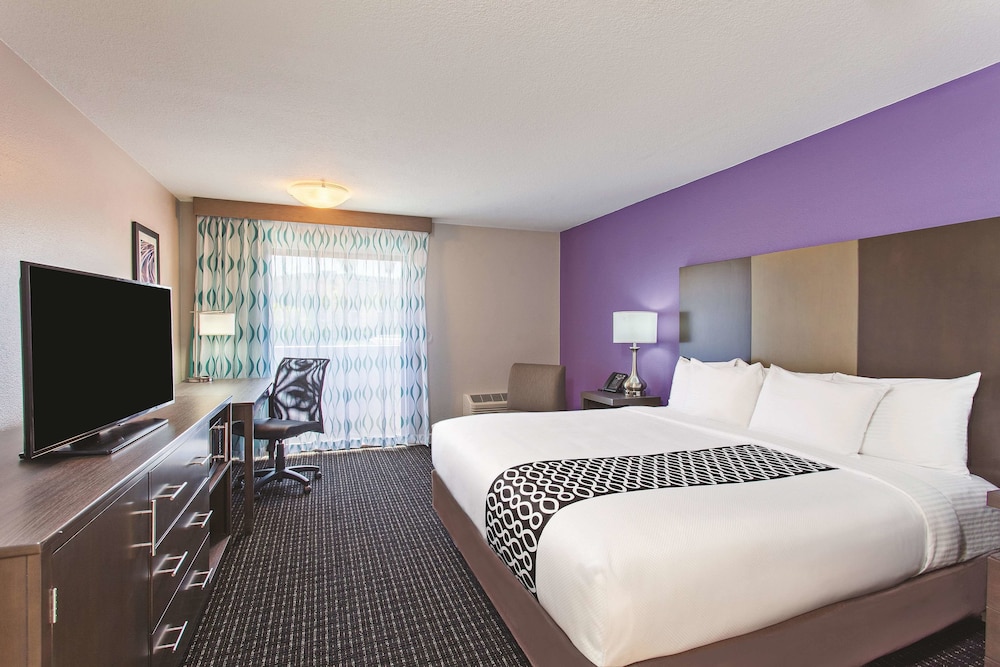 Imagen de la habitación del Hotel La Quinta Inn and Suites by Wyndham Pomona. Foto 3