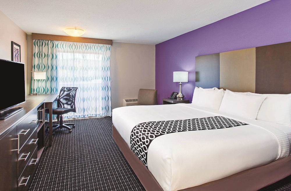 Imagen de la habitación del Hotel La Quinta Inn and Suites by Wyndham Pomona. Foto 5