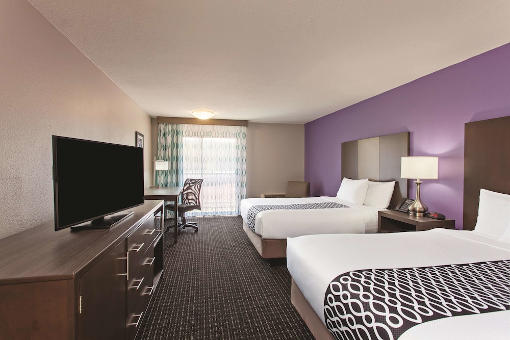 Imagen de la habitación del Hotel La Quinta Inn and Suites by Wyndham Pomona. Foto 8