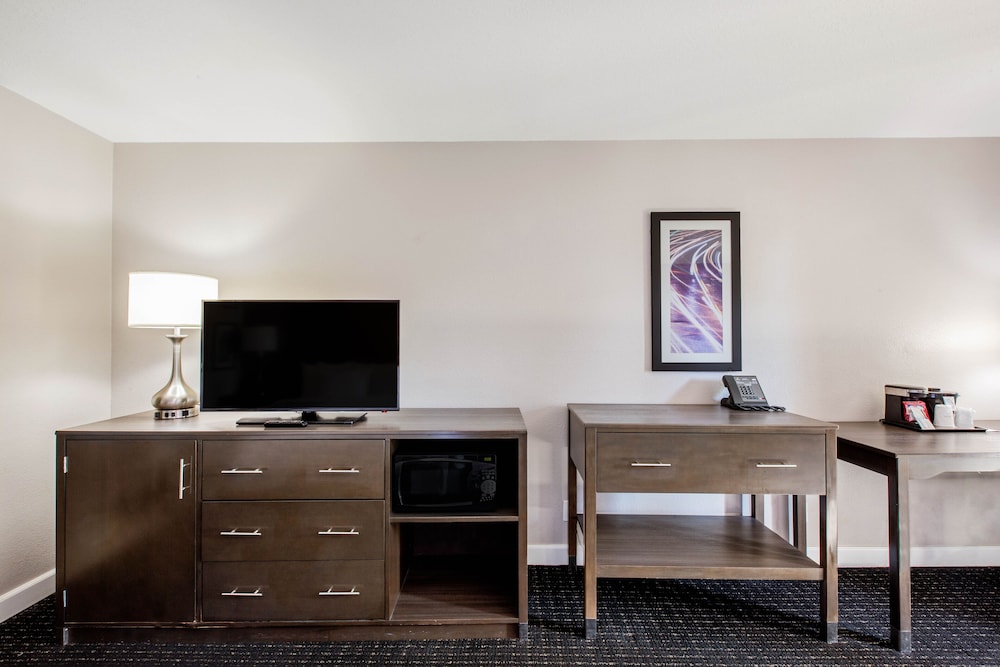 Imagen de la habitación del Hotel La Quinta Inn and Suites by Wyndham Pomona. Foto 12