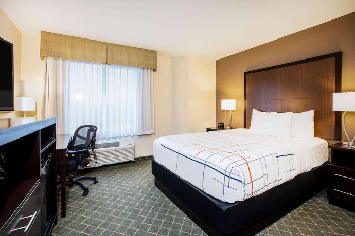 Imagen de la habitación del Hotel La Quinta Inn and Suites by Wyndham Portland Airport. Foto 4