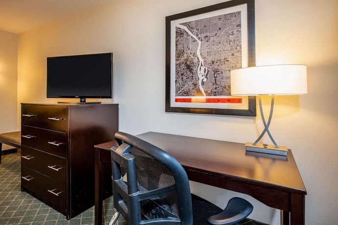 Imagen de la habitación del Hotel La Quinta Inn and Suites by Wyndham Portland Airport. Foto 6