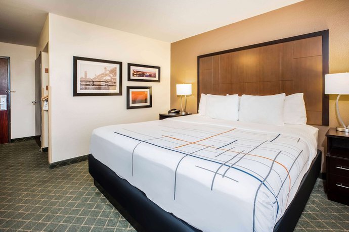 Imagen de la habitación del Hotel La Quinta Inn and Suites by Wyndham Portland Airport. Foto 7