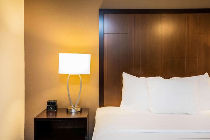 Imagen de la habitación del Hotel La Quinta Inn and Suites by Wyndham Portland Airport. Foto 13