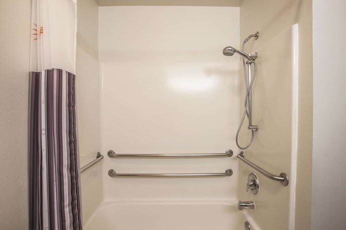 Imagen de la habitación del Hotel La Quinta Inn and Suites by Wyndham Portland Airport. Foto 14