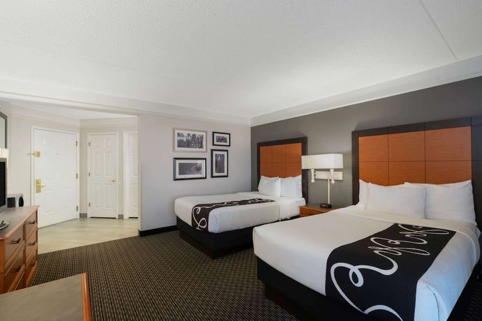 Imagen de la habitación del Hotel La Quinta Inn and Suites by Wyndham Pueblo. Foto 7