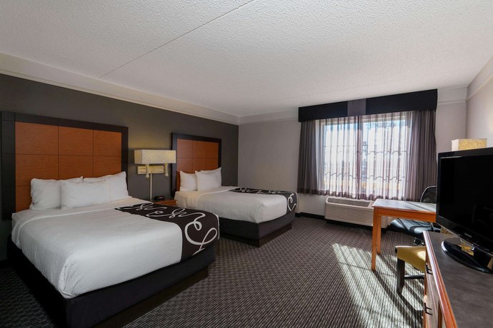 Imagen de la habitación del Hotel La Quinta Inn and Suites by Wyndham Pueblo. Foto 13