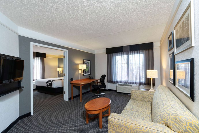 Imagen de la habitación del Hotel La Quinta Inn and Suites by Wyndham Pueblo. Foto 16