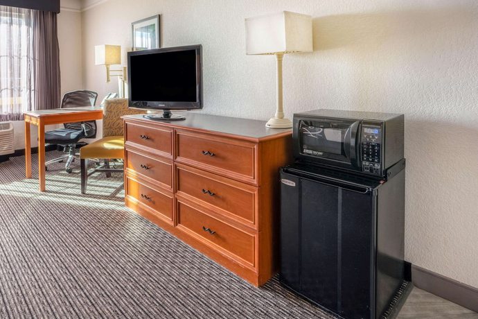 Imagen de la habitación del Hotel La Quinta Inn and Suites by Wyndham Pueblo. Foto 17