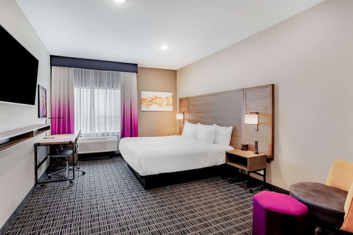 Imagen de la habitación del Hotel La Quinta Inn and Suites by Wyndham San Antonio Alamo City. Foto 4