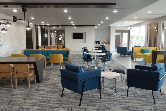 Imagen de los interiores del Hotel La Quinta Inn and Suites by Wyndham San Antonio Alamo City. Foto 14
