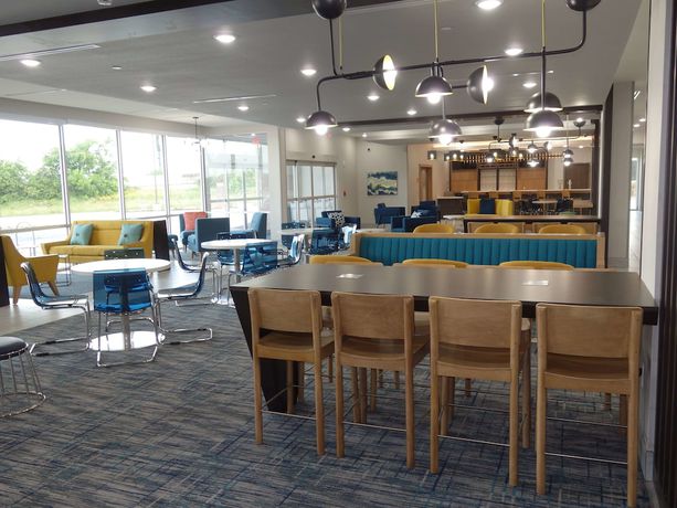 Imagen de los interiores del Hotel La Quinta Inn and Suites by Wyndham San Antonio Alamo City. Foto 15