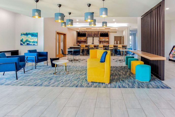 Imagen de los interiores del Hotel La Quinta Inn and Suites by Wyndham San Antonio Alamo City. Foto 19