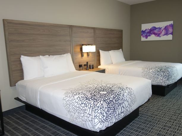 Imagen de la habitación del Hotel La Quinta Inn and Suites by Wyndham San Antonio Alamo City. Foto 12