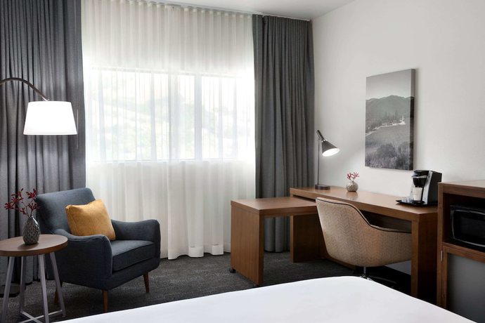 Imagen de la habitación del Hotel La Quinta Inn and Suites by Wyndham San Luis Obispo Downtown. Foto 7