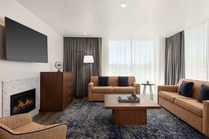 Imagen de la habitación del Hotel La Quinta Inn and Suites by Wyndham San Luis Obispo Downtown. Foto 10