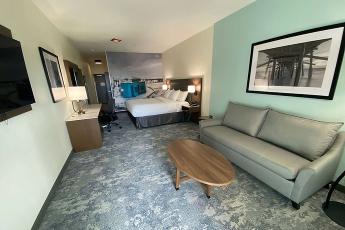 Imagen de la habitación del Hotel La Quinta Inn and Suites by Wyndham Santa Cruz. Foto 9