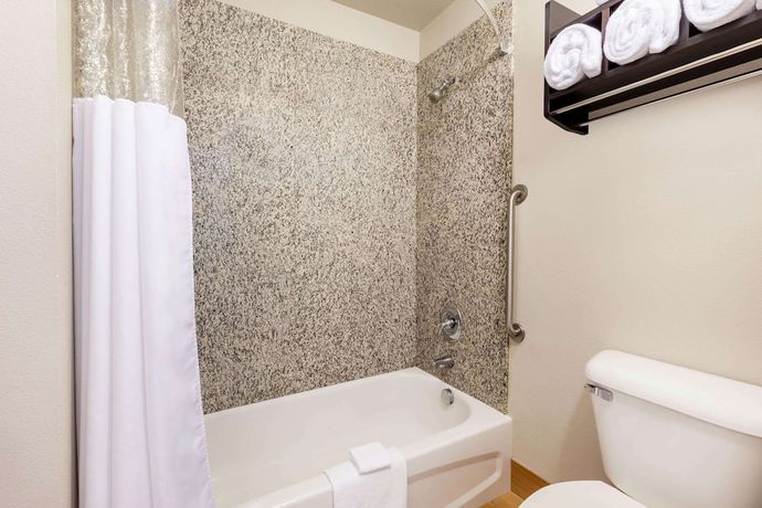 Imagen de la habitación del Hotel La Quinta Inn and Suites by Wyndham Spokane Valley. Foto 6
