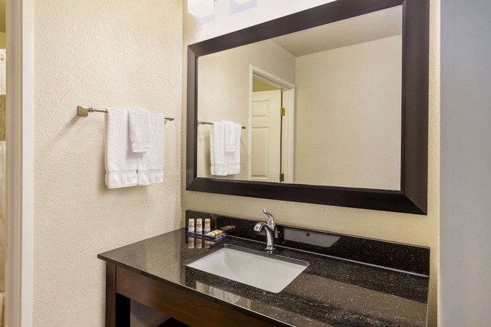 Imagen de la habitación del Hotel La Quinta Inn and Suites by Wyndham Spokane Valley. Foto 14