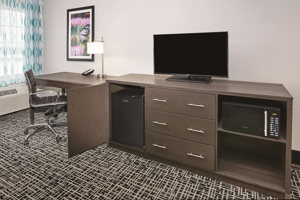 Imagen de la habitación del Hotel La Quinta Inn and Suites by Wyndham Springfield IL. Foto 7