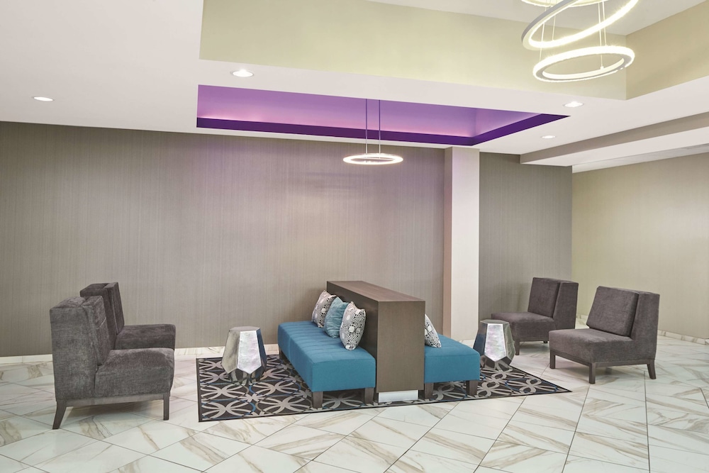 Imagen de los interiores del Hotel La Quinta Inn and Suites by Wyndham Springfield IL. Foto 16