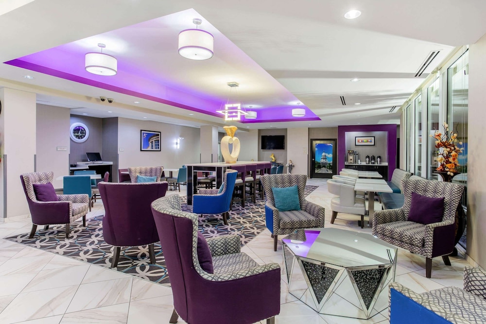 Imagen de los interiores del Hotel La Quinta Inn and Suites by Wyndham Springfield IL. Foto 18