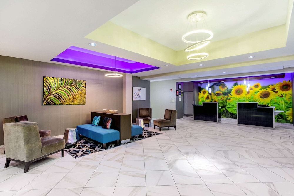 Imagen de los interiores del Hotel La Quinta Inn and Suites by Wyndham Springfield IL. Foto 19