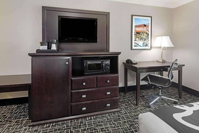 Imagen de la habitación del Hotel La Quinta Inn and Suites by Wyndham Temecula. Foto 2