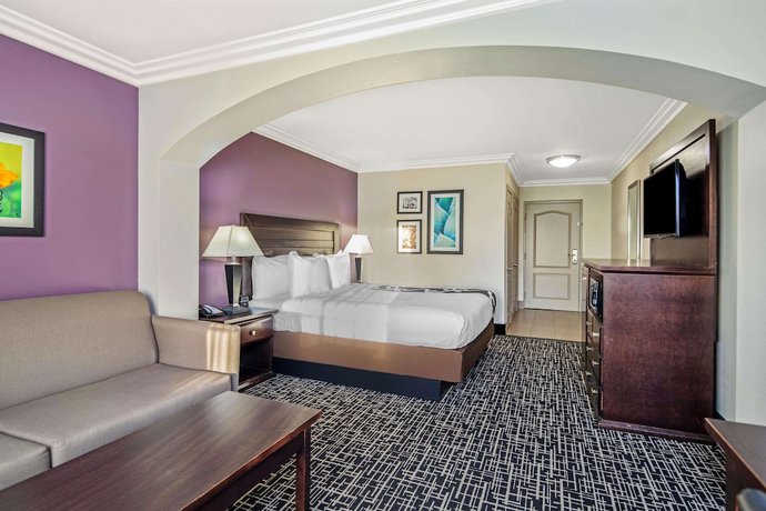 Imagen de la habitación del Hotel La Quinta Inn and Suites by Wyndham Temecula. Foto 4