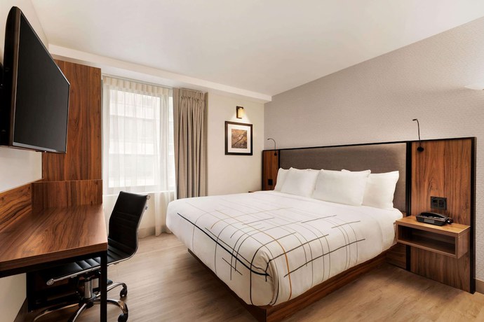 Imagen de la habitación del Hotel La Quinta Inn and Suites by Wyndham Times Square South. Foto 9