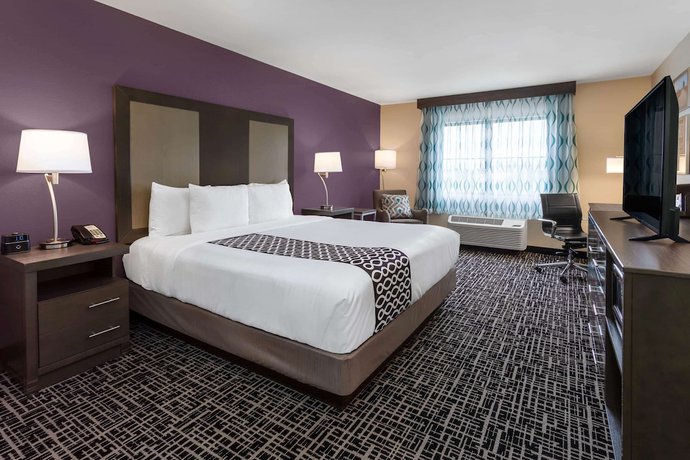 Imagen de la habitación del Hotel La Quinta Inn and Suites by Wyndham Wichita Airport. Foto 4