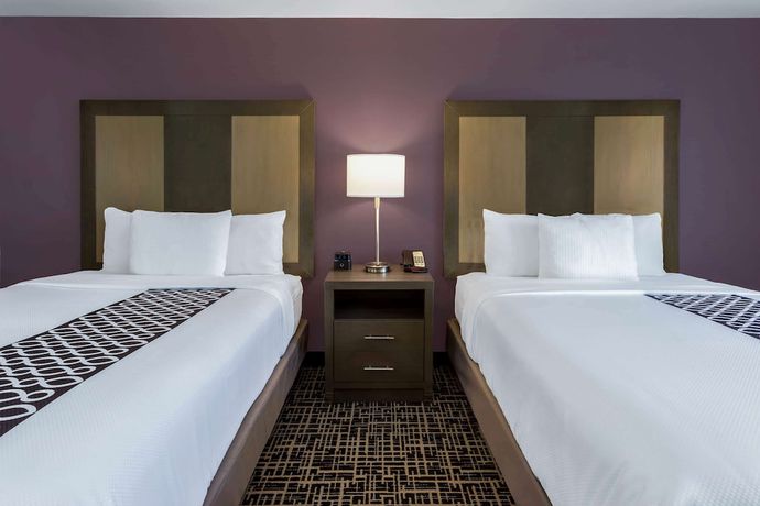 Imagen de la habitación del Hotel La Quinta Inn and Suites by Wyndham Wichita Airport. Foto 6