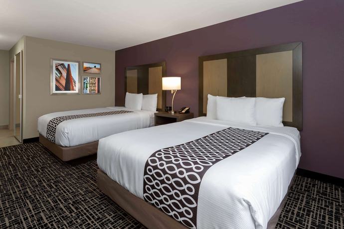 Imagen de la habitación del Hotel La Quinta Inn and Suites by Wyndham Wichita Airport. Foto 7