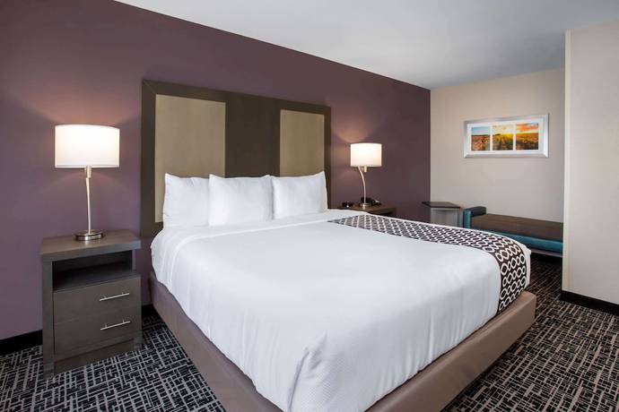 Imagen de la habitación del Hotel La Quinta Inn and Suites by Wyndham Wichita Airport. Foto 10